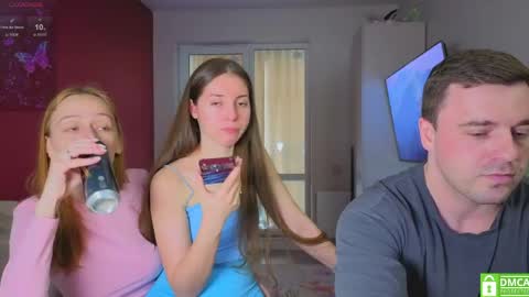 Snapshot of ihavepaws33 chatting on 16, 5, 2026 Julia and Mira online show from 16, 5, 2026
