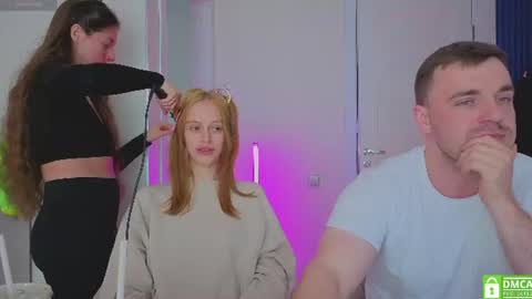 Julia and Mira online show from 17, 6, 2026