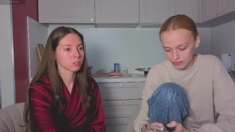 Julia and Mira online show from 8, 7, 2026