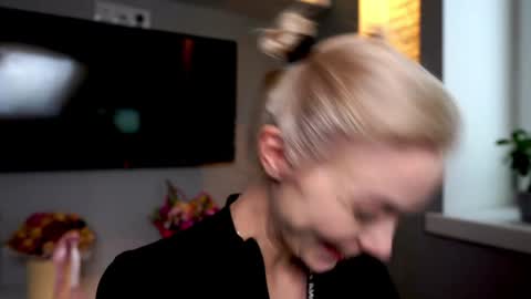 ileanacampbel online show from 20, 1, 2025