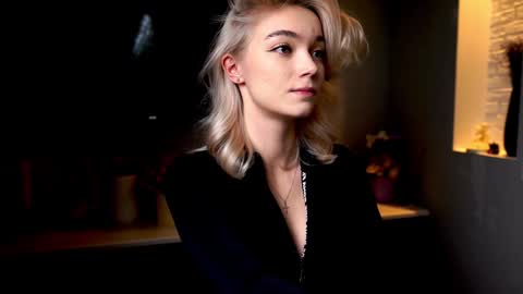 ileanacampbel online show from 28, 1, 2025