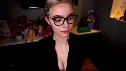 ileanacampbel online show from 11, 2, 2025