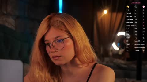 Lindsey and Candice online show from 28, 7, 2026