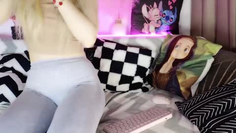 nicollee online show from 11, 3, 2025