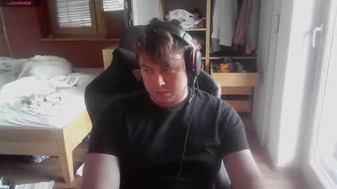 iloveyoutoo2000 online show from 10, 1, 2025