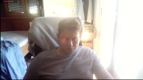 iloveyoutoo2000 online show from 3, 10, 2025