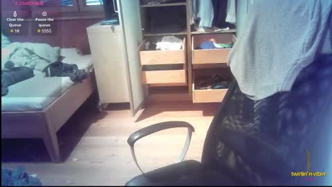 iloveyoutoo2000 online show from 20, 10, 2025