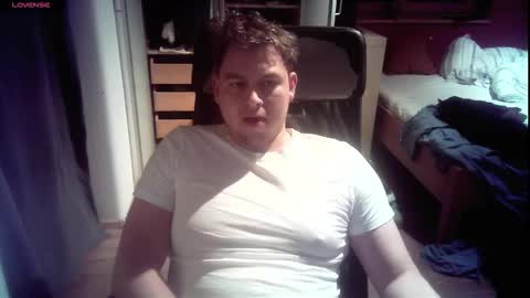 iloveyoutoo2000 online show from 2, 12, 2025