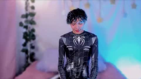 Alejo independent model   online show from 16, 10, 2025