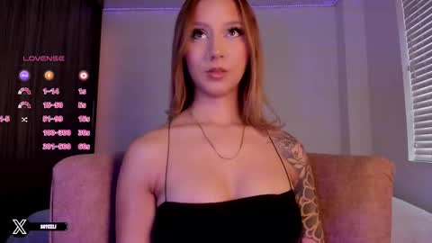 Snapshot of im_eli1 chatting on 13, 11, 2025 Eli online show from 13, 11, 2025