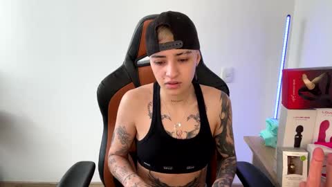 Laia online show from 15, 2, 2025