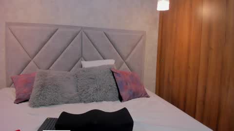 Manu  online show from 25, 4, 2026