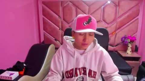 Snapshot of im_mathias chatting on 19, 1, 2025 mathias online show from 19, 1, 2025