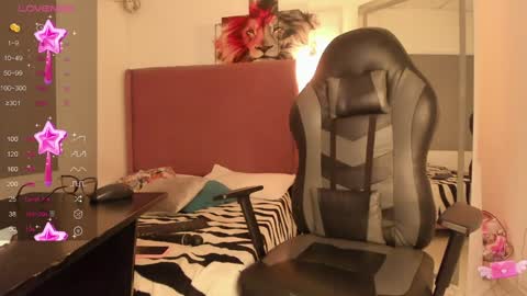 Snapshot of imacwenn_ chatting on 12, 12, 2024 Sofia online show from 12, 12, 2024