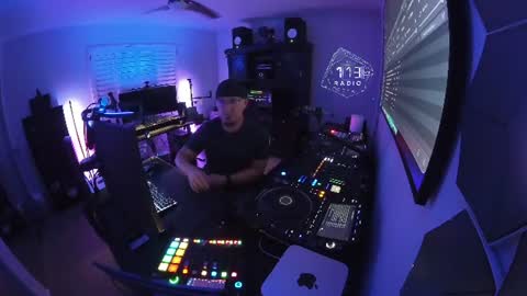 DJ Azra online show from 1, 8, 2026