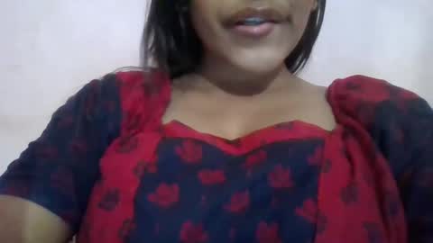 Snapshot of imlovelyrose chatting on 29, 1, 2025 ROSE online show from 29, 1, 2025