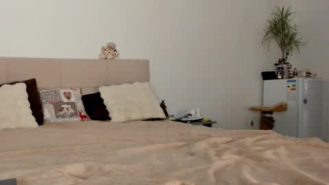 my name Imo  Fansly  online show from 17, 1, 2026