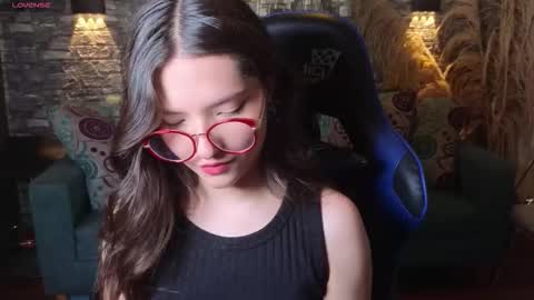 Karen  online show from 6, 11, 2025