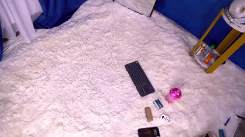 Scarlet online show from 25, 4, 2026