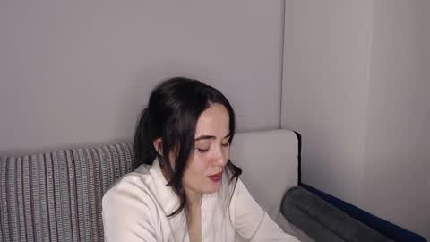 Snapshot of in_yan chatting on 14, 11, 2025 Lin online show from 14, 11, 2025