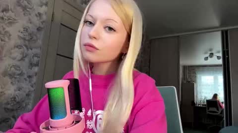 Lola online show from 4, 3, 2026