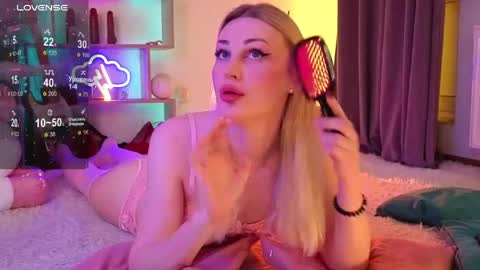  Dina  Help me reach 100 likes  online show from 25, 4, 2026