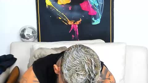 Snapshot of independent_project chatting on 22, 12, 2025 Jacobo online show from 22, 12, 2025