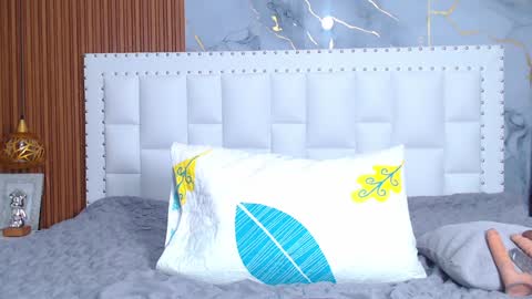 LITTLE AINHOA  online show from 22, 1, 2025