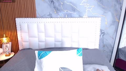 LITTLE AINHOA  online show from 24, 1, 2025