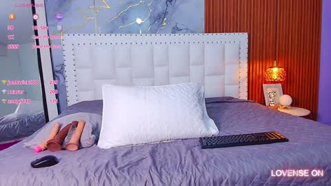 LITTLE AINHOA  online show from 8, 2, 2025