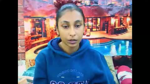 indiansexybutt4u2luv online show from 8, 6, 2026