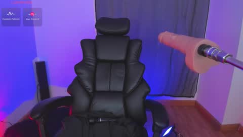 Hey  Im Indie follow me on my instagram  online show from 2, 12, 2025