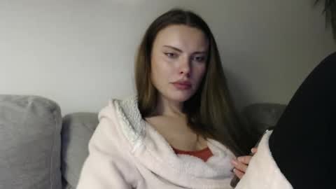 Sweet girl online show from 6, 2, 2025