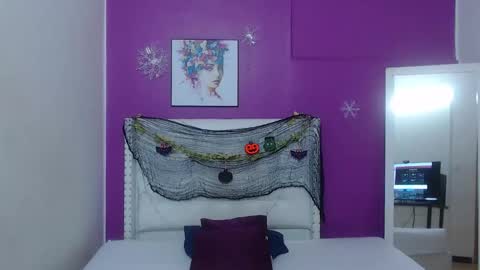 Snapshot of innocent_sexybaby chatting on 31, 10, 2025 innocent_sexybaby online show from 31, 10, 2025