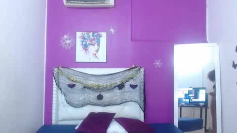 Snapshot of innocent_sexybaby chatting on 5, 11, 2025 innocent_sexybaby online show from 5, 11, 2025