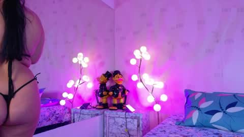 innocenthazel online show from 19, 4, 2026