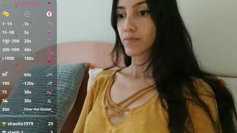 Snapshot of innocentlatiina chatting on 6, 12, 2024 Laroa online show from 6, 12, 2024