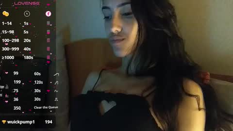 Snapshot of innocentlatiina chatting on 17, 12, 2024 Laroa online show from 17, 12, 2024