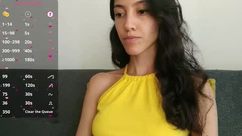 Snapshot of innocentlatiina chatting on 5, 3, 2025 Laroa online show from 5, 3, 2025