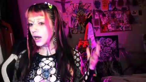 Insunnity666 online show from 27, 4, 2026