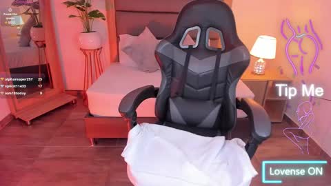 Irantzu online show from 11, 2, 2025