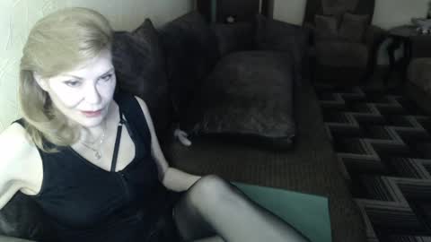 irenalegs online show from 21, 4, 2026