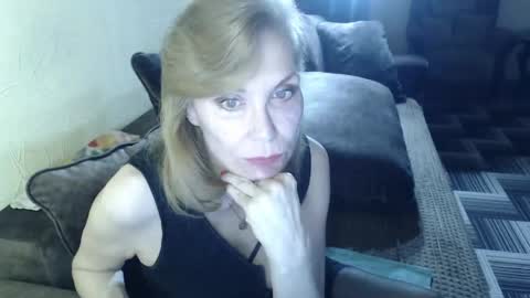 irenalegs online show from 28, 4, 2026