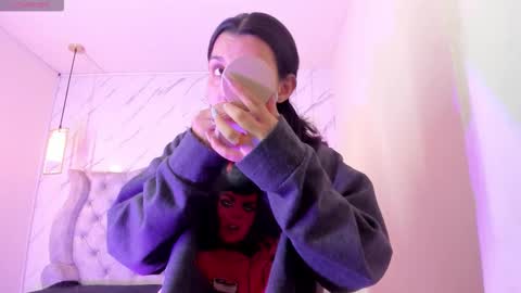 Snapshot of iris_77 chatting on 29, 9, 2025 iris_77 online show from 29, 9, 2025