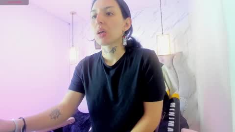 Snapshot of iris_77 chatting on 5, 10, 2025 iris_77 online show from 5, 10, 2025