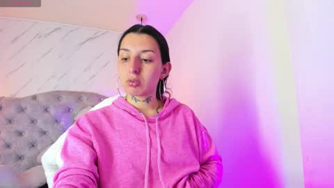 Snapshot of iris_77 chatting on 3, 11, 2025 iris_77 online show from 3, 11, 2025