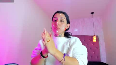 Snapshot of iris_77 chatting on 13, 11, 2025 iris_77 online show from 13, 11, 2025