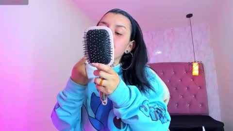 Snapshot of iris_77 chatting on 24, 11, 2025 iris_77 online show from 24, 11, 2025