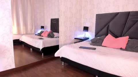 Queen Iris online show from 20, 9, 2025