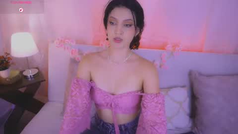 Maia Glow online show from 21, 7, 2026
